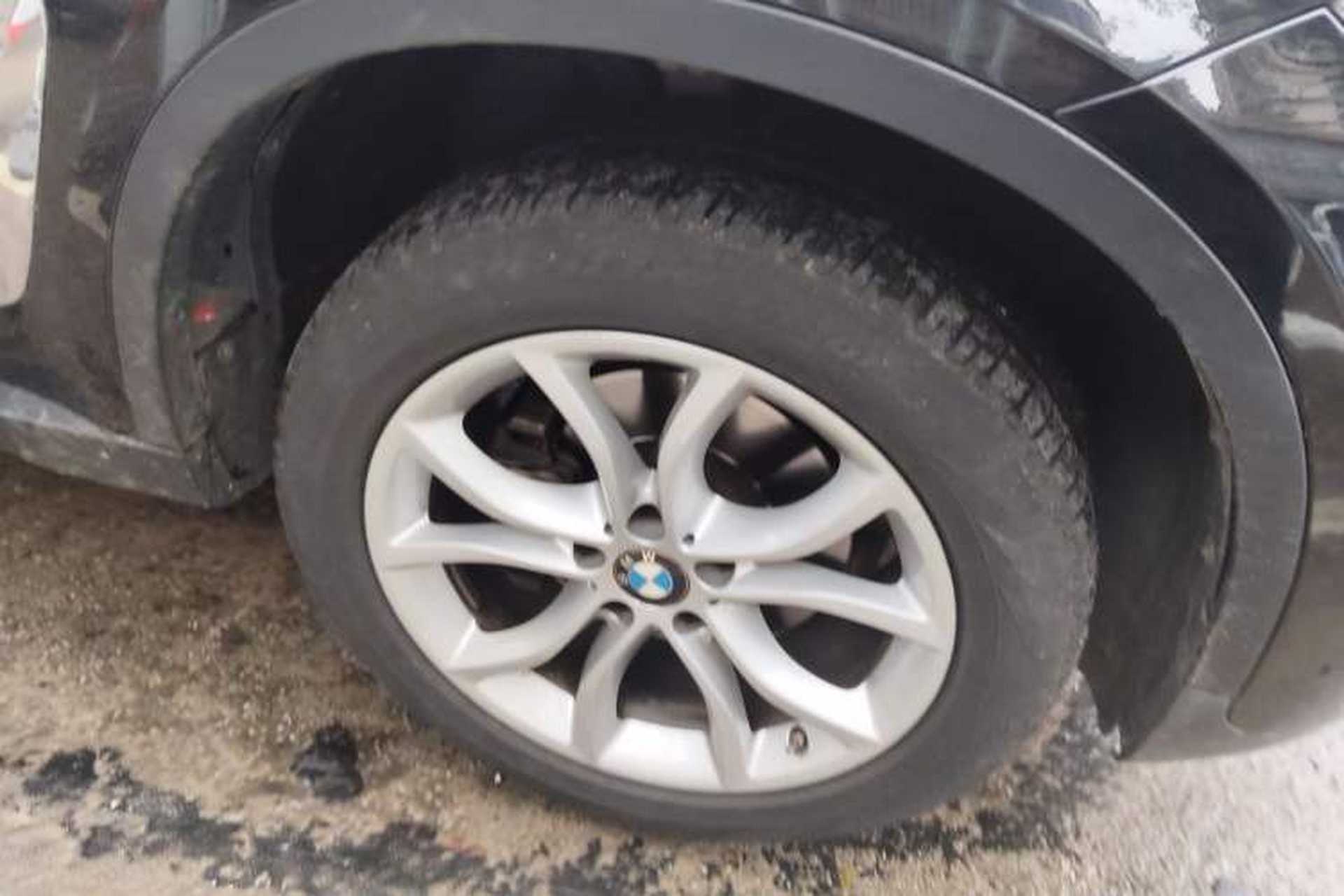 Used BMW X6  Right Front Wheel Hub
