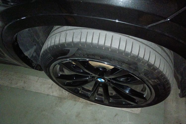 Used BMW X6 2019 xDrive35i M Sport Package Right Front Wheel Hub
