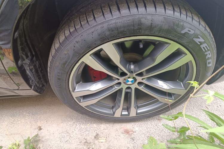 Used BMW X6 2019 xDrive35i Luxury Model with M Sport Package Right Front Wheel Hub