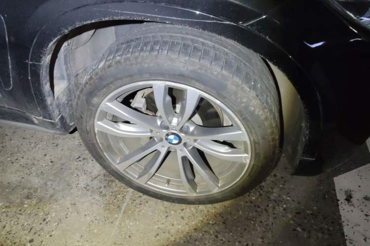 Used BMW X6 2019 xDrive28i M Sport Package Right Front Wheel Hub