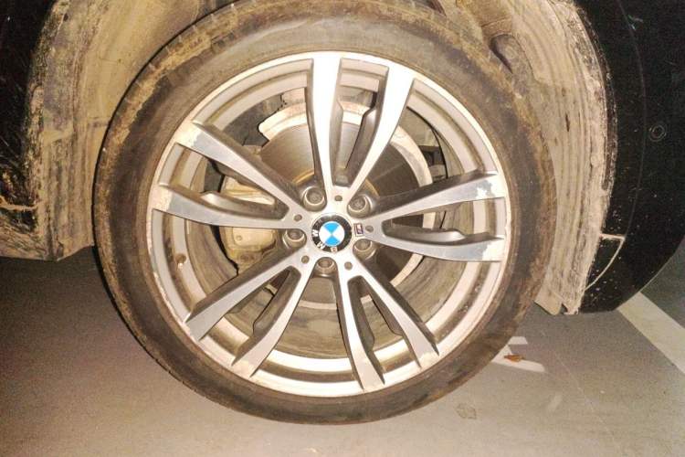 Used BMW X6 2019 xDrive28i M Sport Package Right Front Wheel Hub