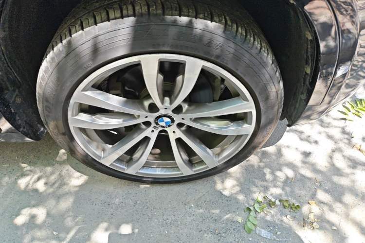 Used BMW X6 2019 xDrive28i M Sport Package Right Front Wheel Hub