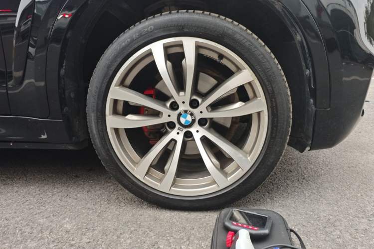 Used BMW X6 2019 xDrive28i M Sport Package Right Front Wheel Hub