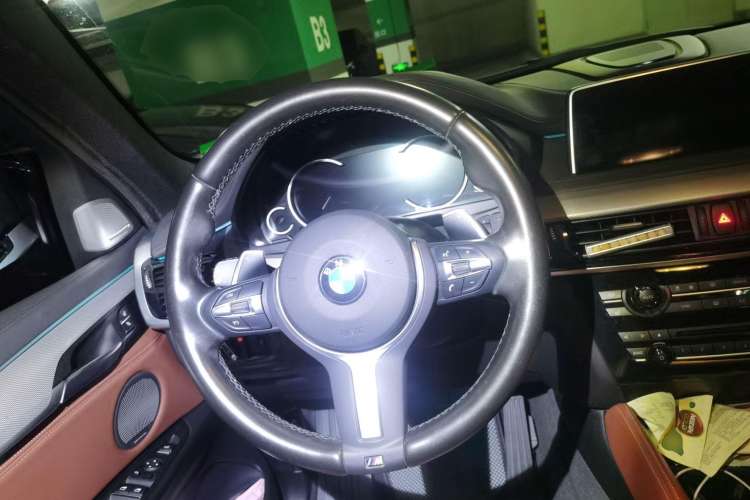 Used BMW X6 2019 xDrive35i Luxury Model with M Sport Package Steering Wheel