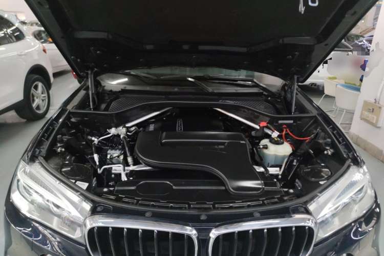 Used BMW X6 2019 xDrive28i M Sport Package Engine Bay