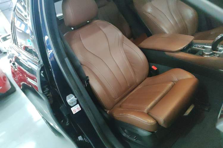 Used BMW X6 2019 xDrive28i M Sport Package Right Front Seat