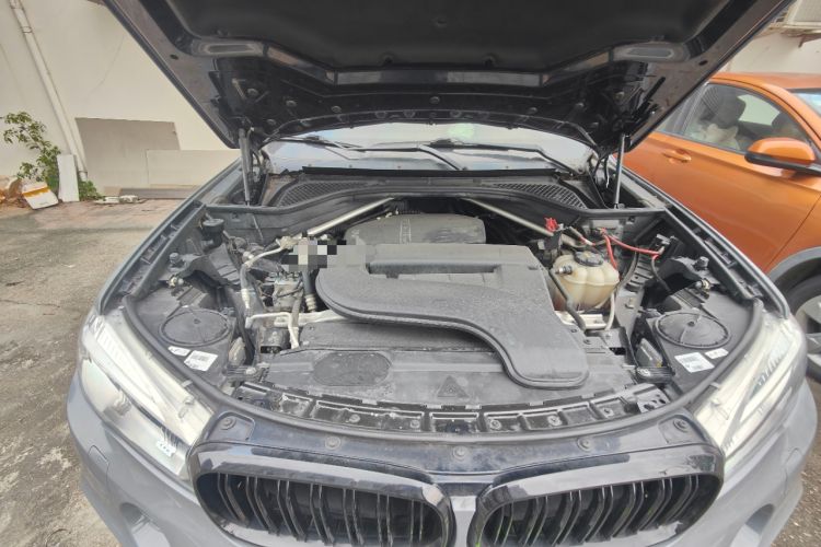 Used BMW X6 2019 xDrive28i M Sport Package Engine Bay