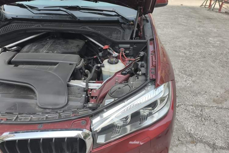 Used BMW X6 2019 xDrive28i M Sport Package Engine Bay Left