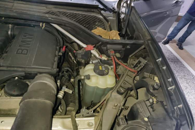 Used BMW X6 2019 xDrive35i M Sport Package Engine Bay Left