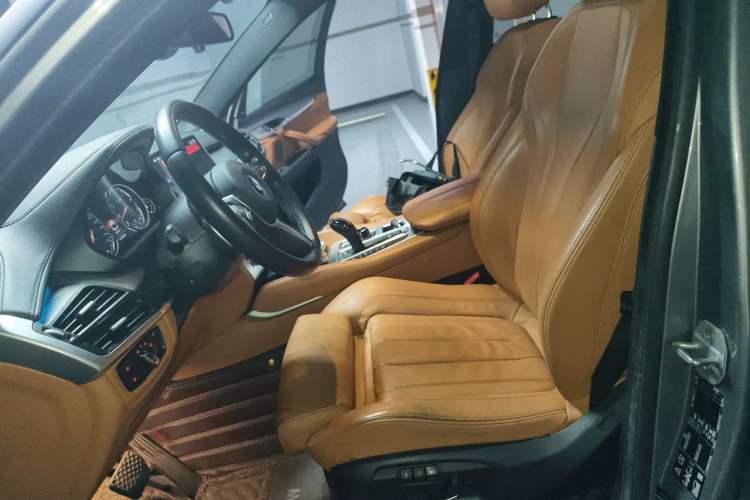 Used BMW X6 2019 xDrive35i M Sport Package Left Front Seat