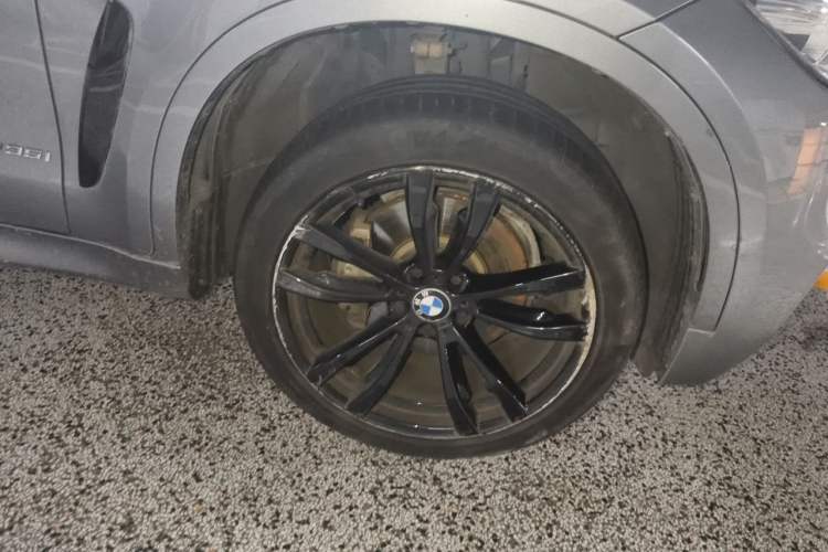 Used BMW X6 2019 xDrive35i M Sport Package Right Front Wheel Hub