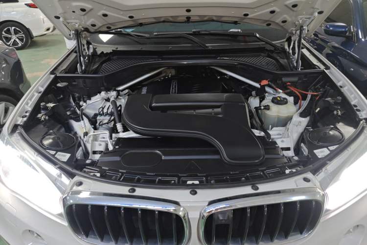 Used BMW X6 2019 xDrive28i M Sport Package Engine Bay