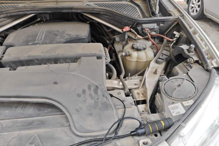 Used BMW X6 2019 xDrive28i M Sport Package Engine Bay Left