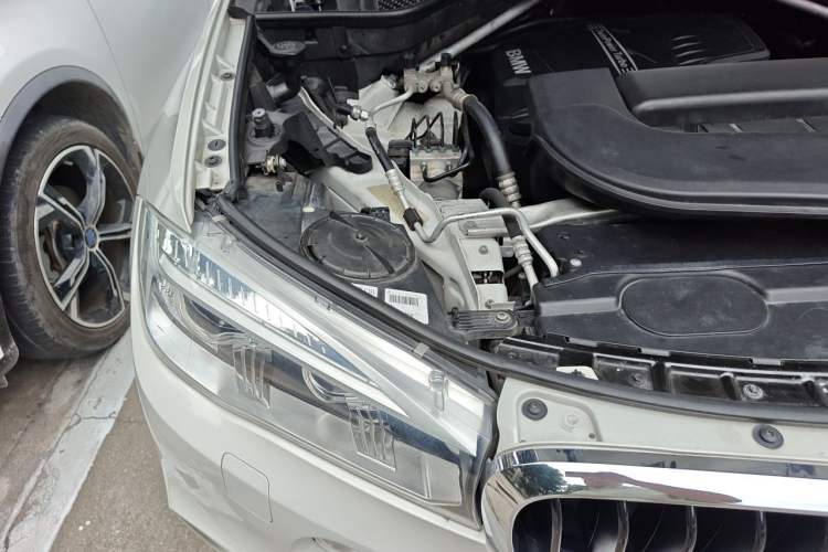 Used BMW X6 2019 xDrive28i M Sport Package Engine Bay Right