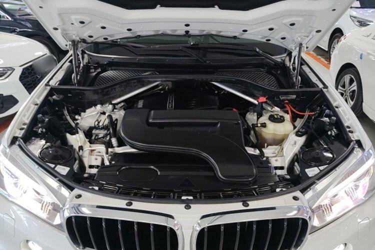 Used BMW X6 2019 xDrive28i M Sport Package Engine Bay