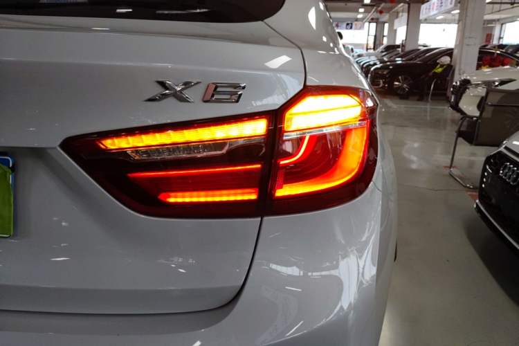 Used BMW X6 2019 xDrive28i M Sport Package Exterior 3