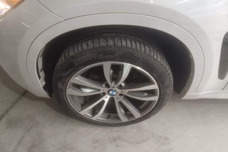 Used BMW X6 2019 xDrive28i M Sport Package Left Front Wheel Hub