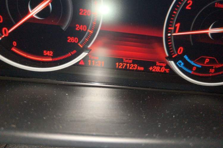 Used BMW X6 2019 xDrive28i M Sport Package Odometer Close Up