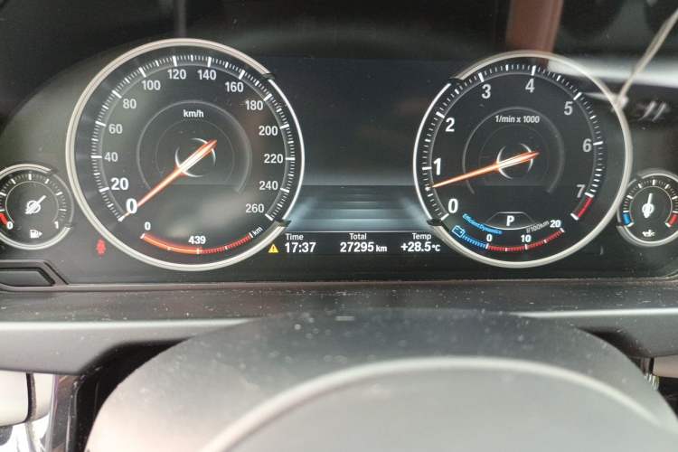 Used BMW X6 2019 xDrive35i M Sport Package Odometer Close Up