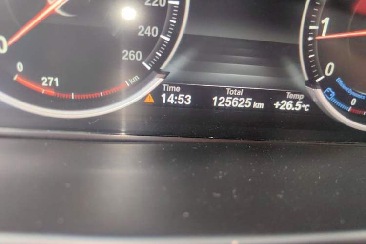 Used BMW X6 2019 xDrive35i M Sport Package Odometer Close Up