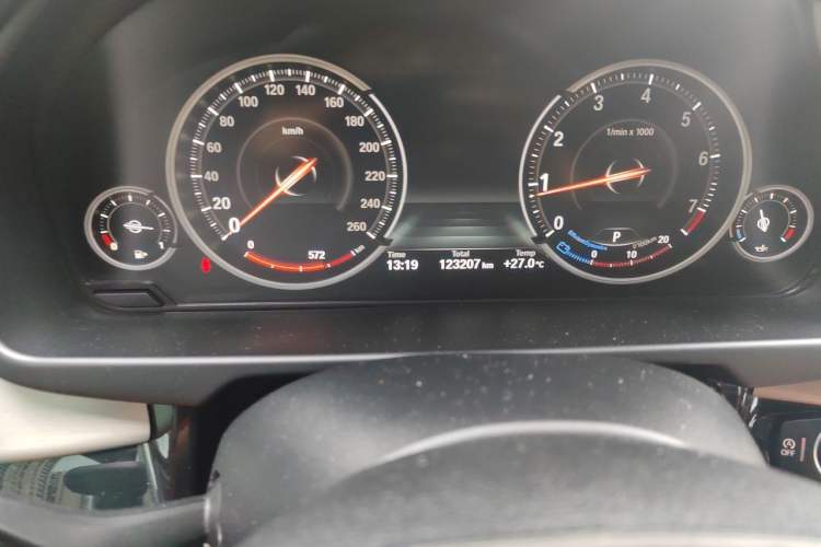 Used BMW X6 2019 xDrive28i M Sport Package Odometer Close Up