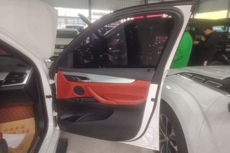 Used BMW X6 2019 xDrive28i M Sport Package Right Front Door Interior