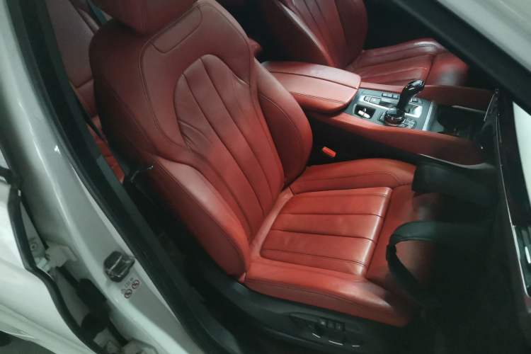 Used BMW X6 2019 xDrive35i M Sport Package Right Front Seat