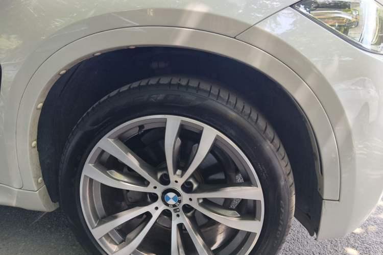 Used BMW X6 2019 xDrive28i M Sport Package Right Front Wheel Hub