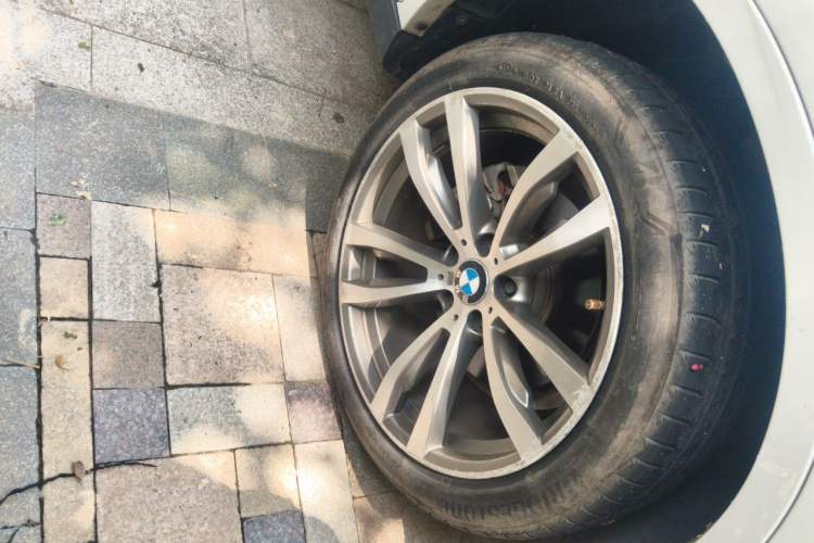 Used BMW X6 2019 xDrive28i M Sport Package Right Front Wheel Hub
