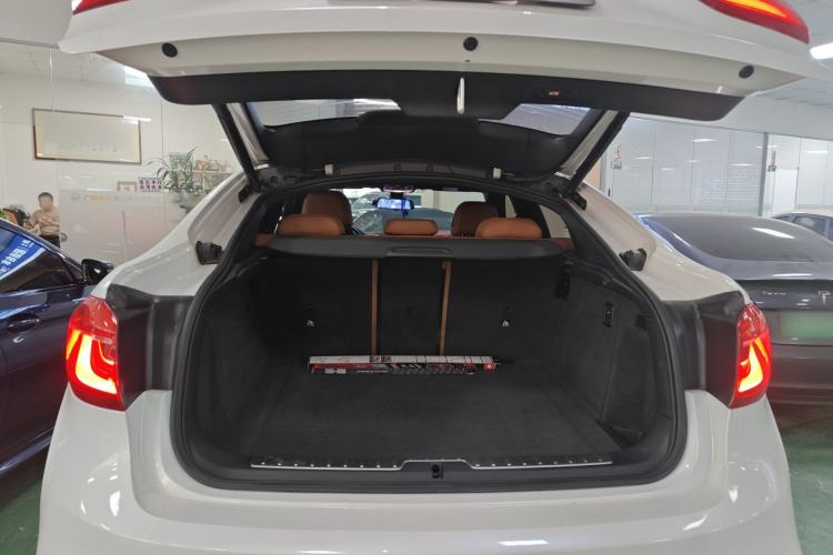 Used BMW X6 2019 xDrive28i M Sport Package Trunk