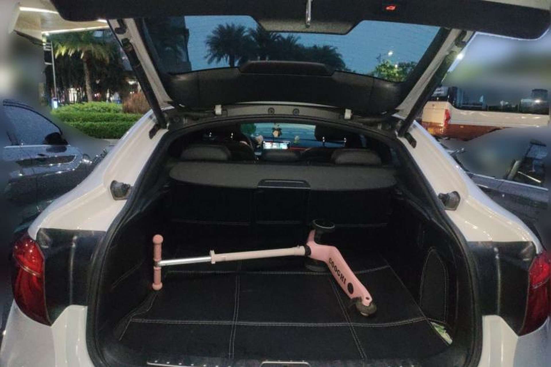 Used BMW X6 2019 xDrive28i M Sport Package Trunk