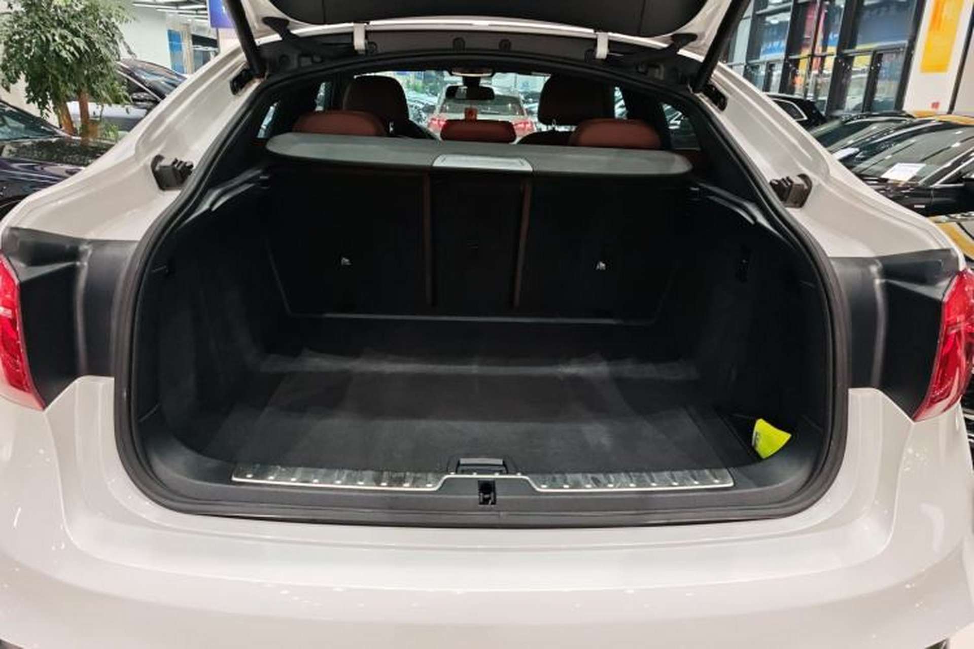 Used BMW X6 2019 xDrive28i M Sport Package Trunk