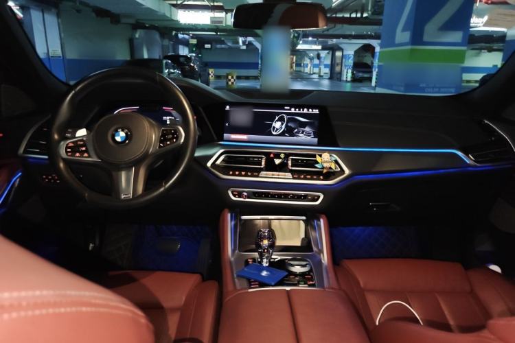 Used BMW X6 2020 xDrive40i Luxury Model with M Sport Package Center Console