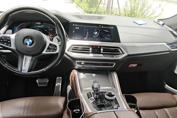 Used BMW X6 2020 xDrive40i Luxury Model with M Sport Package Center Console