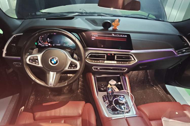 Used BMW X6 2020 xDrive40i Luxury Model with M Sport Package Center Console