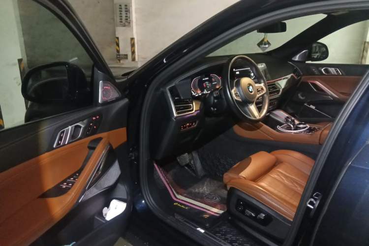 Used BMW X6 2020 xDrive40i Luxury Model with M Sport Package Driver Seat