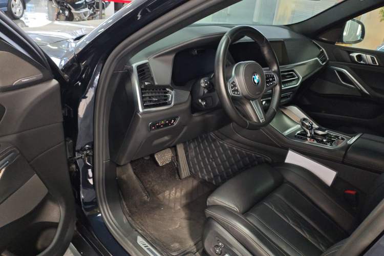 Used BMW X6 2020 xDrive40i Luxury Model with M Sport Package Driver Seat