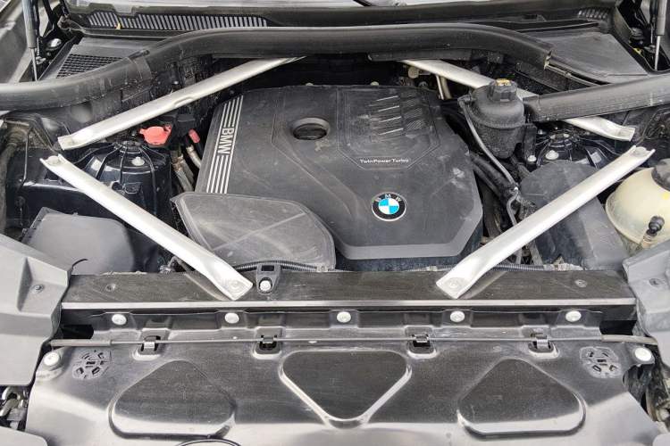 Used BMW X6 2020 xDrive30i M Sport Package Engine Bay
