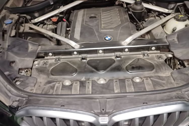 Used BMW X6 2020 xDrive40i M Sport Package Engine Bay