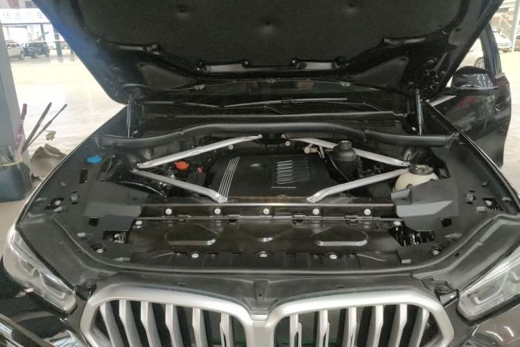 Used BMW X6 2020 xDrive40i M Sport Package Engine Bay