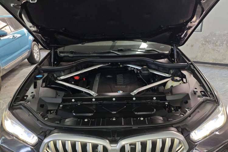 Used BMW X6 2020 xDrive40i Luxury Model with M Sport Package Engine Bay
