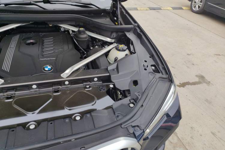 Used BMW X6 2020 xDrive40i M Sport Package Engine Bay Left