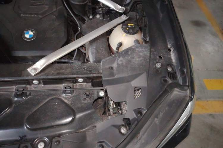 Used BMW X6 2020 xDrive30i M Sport Package Engine Bay Left