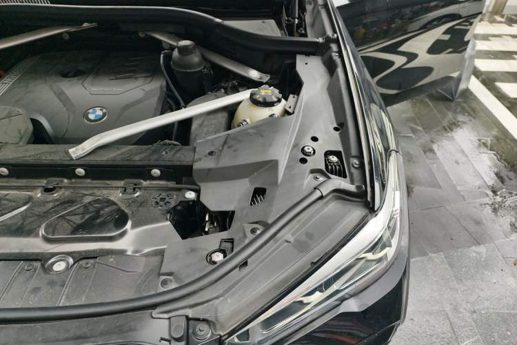 Used BMW X6 2020 xDrive30i M Sport Package Engine Bay Left