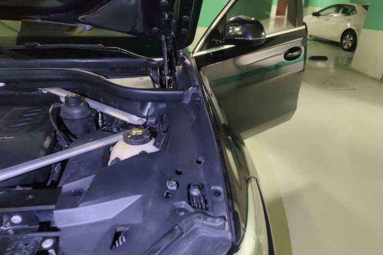 Used BMW X6 2020 xDrive30i M Sport Package Engine Bay Left