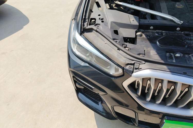 Used BMW X6 2020 xDrive40i M Sport Package Engine Bay Right