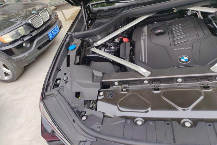 Used BMW X6 2020 xDrive40i M Sport Package Engine Bay Right