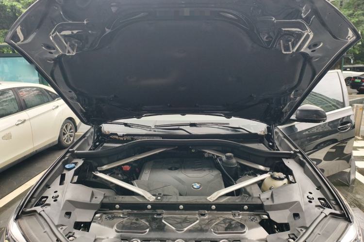 Used BMW X6 2020 xDrive30i M Sport Package Engine Bay