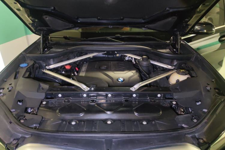 Used BMW X6 2020 xDrive30i M Sport Package Engine Bay