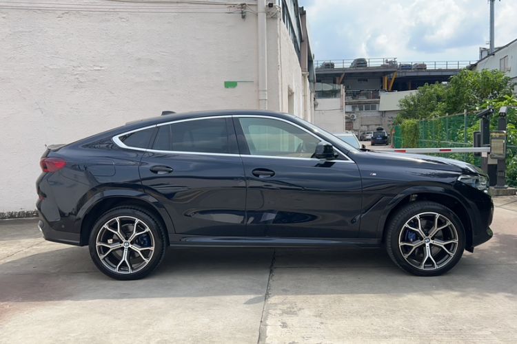 Used BMW X6 2020 xDrive40i Luxury Model with M Sport Package Exterior 2